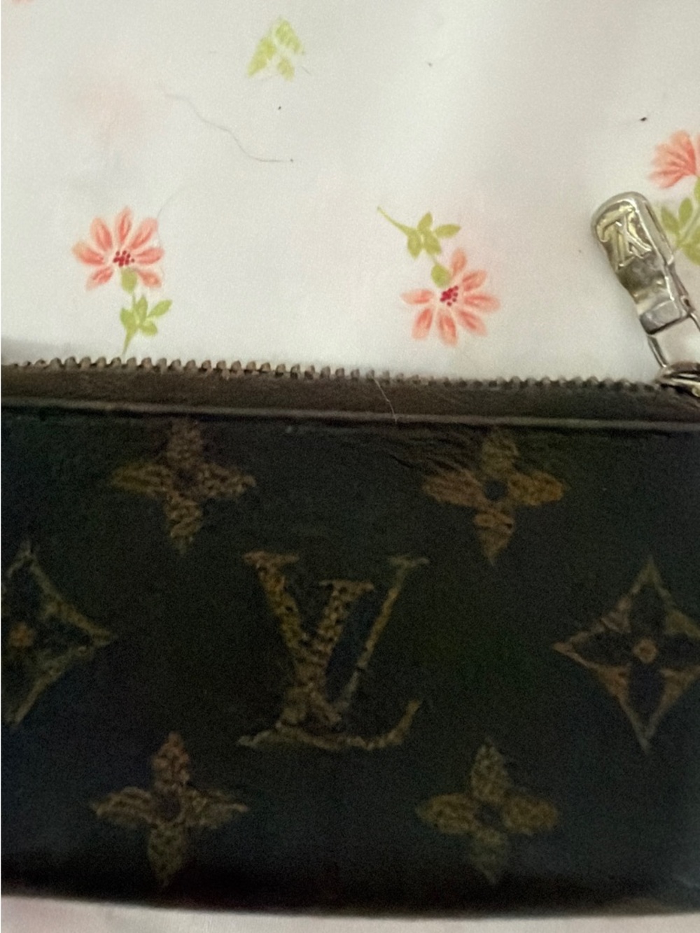 Louis Vuitton Monogram Key Pouch / Cles – Vintage (Brown Canvas, Chain & Clip) - Picture 2 of 7